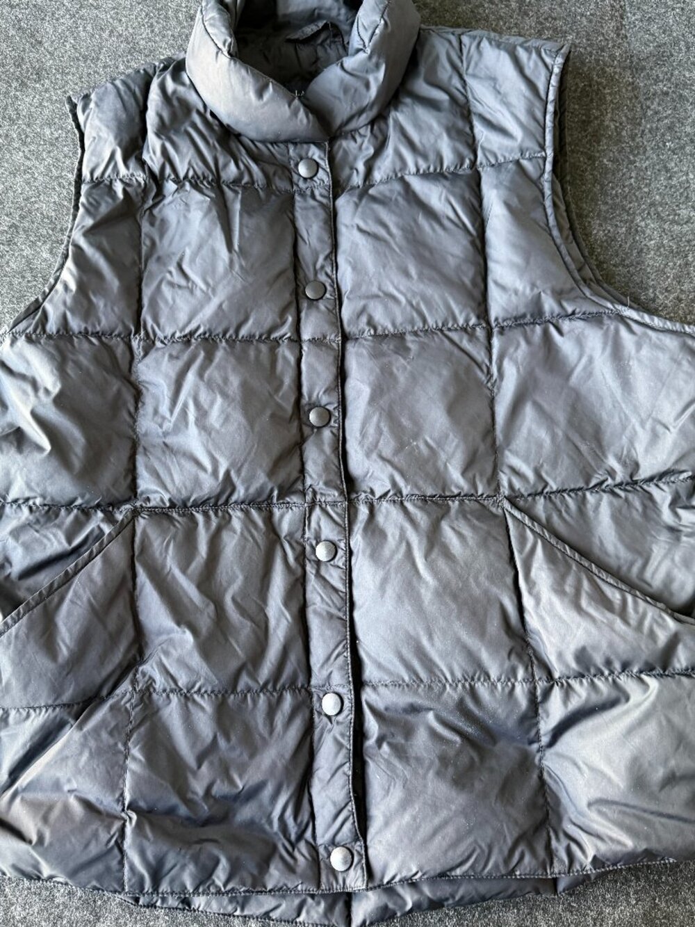 Lands’ End Black Puffer Vest Youth XL 14-16